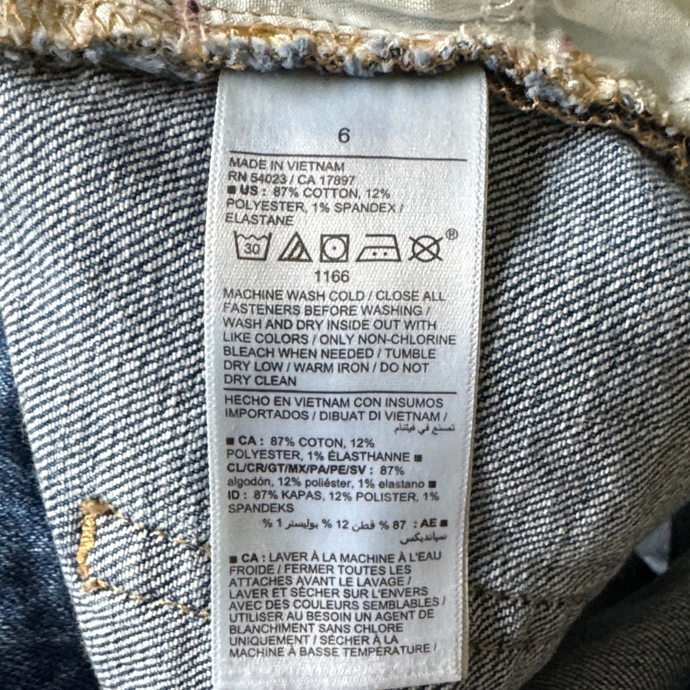 Women’s Old Navy Distressed High Rise OG Straight Denim Shorts Size 6 - Picture 7 of 7